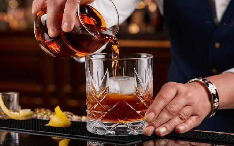 Understanding Whiskey Flavor Profiles: A Guide for Enthusiasts